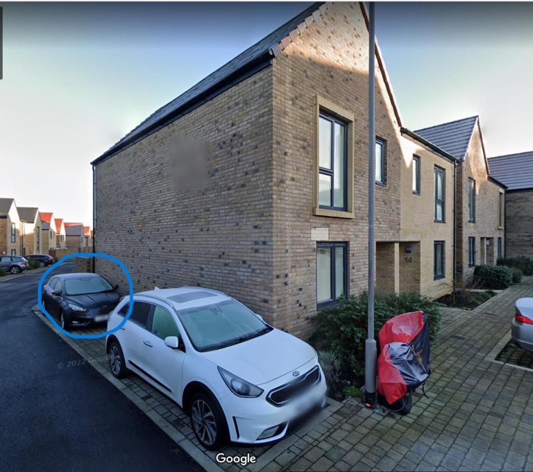 Modern 3 Bedroom House With Parking Bath Eksteriør bilde